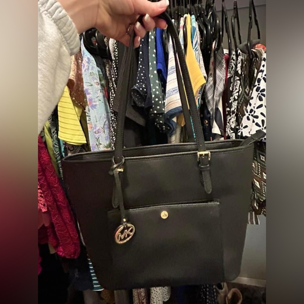 Michael Kors Voyager Medium Leather Tote